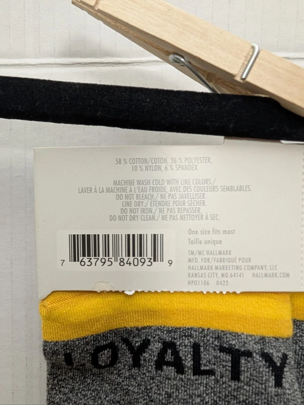 NWT Hallmark Harry Potter Hufflepuff House Crest Crew Socks Yellow/Gray